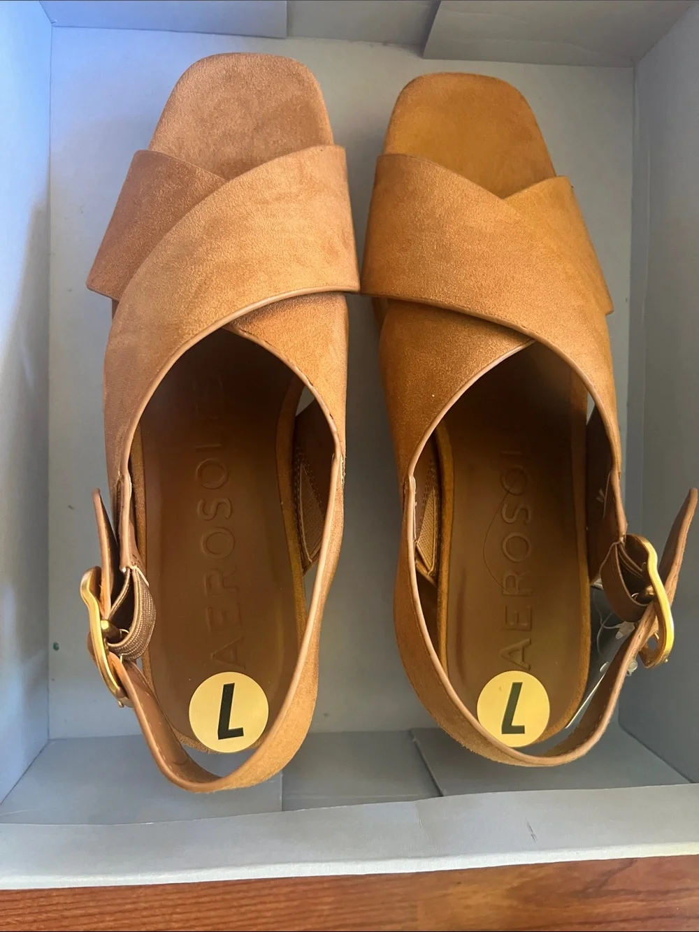 NIB AEROSOLES Cognac Suede Crossband Platform Sandals with Gold Buckle - size 7